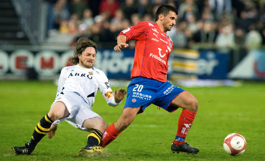 Mats Rubarth, AIK och Eldin Karisik, Helsingborg.