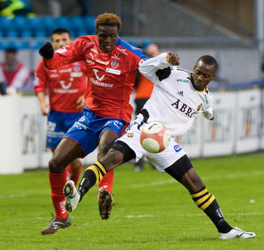 McDonald Mariga, Helsingborg och Dulee Johnson, AIK