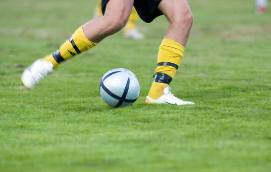 Fot, fötter. boll, Adidas-boll