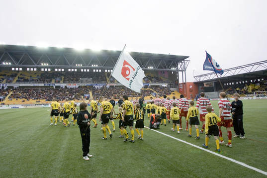 Genre. Fotbollsspelare. Flaggor