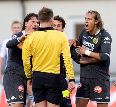 Petter Andersson har sparkats ner och upprörda känslor,
