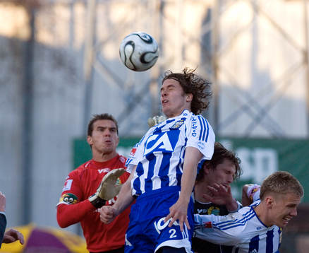 Kalle Svensson nära nicka mål för IFK