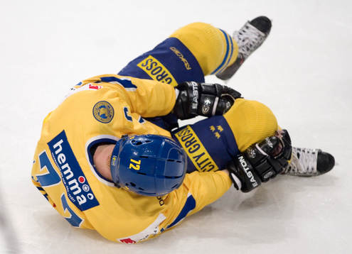 Jörgen Jönsson, Sverige knäskadad