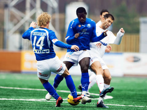 Michael Mensah, Trelleborg och Zoran Manovic, Assyriska