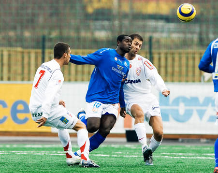 Michael Mensah, Trelleborg och Zoran Manovic, Assyriska