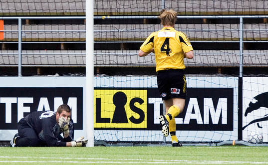 0-3, Joel Ringström, Hässleholm (Målvakt) deppar