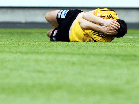 Denis Velic, Hässleholm gömmer ansiktet i händerna
