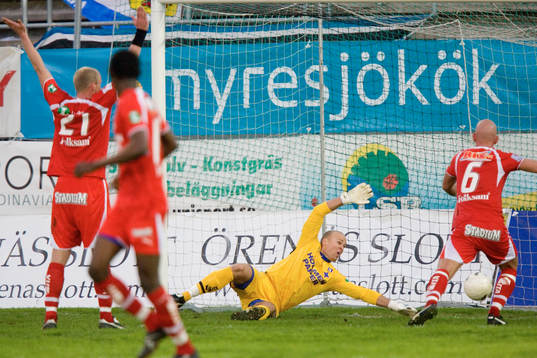 2-0 till Landskrona, Magnus Jonsson hinner inte få stopp