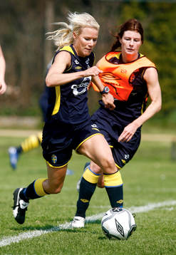 Anna Sjöström och Malin Moström, Sverige