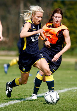 Anna Sjöström och Malin Moström, Sverige