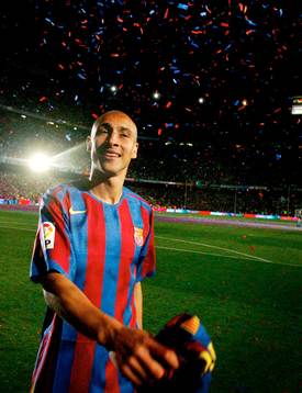 Henrik Larsson, Barcelona, tar emot jublet från fansen på