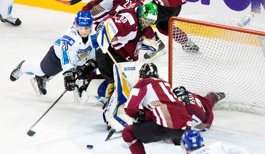 Antti Miettinen, Finland jobbar hårt framför Sergej