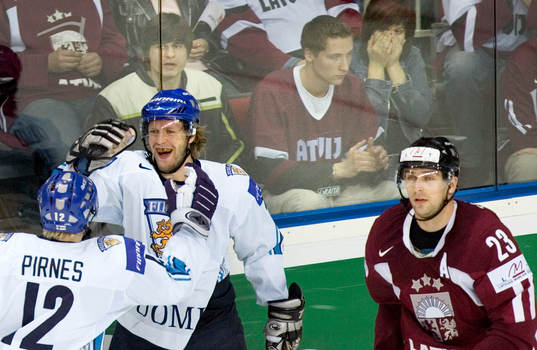 Jubel av Tomi Kallio och Sean Bergenheim, Finland Deppar