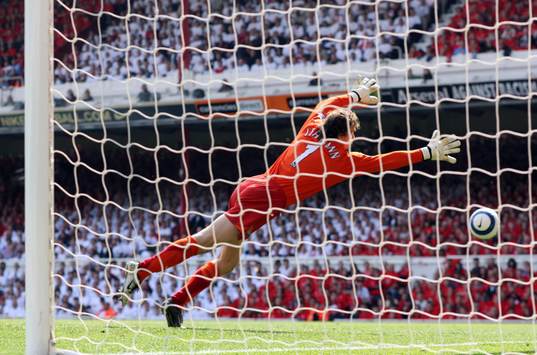 Jens Lehmann, Arsenal (Målvakt) släpper in en frispark