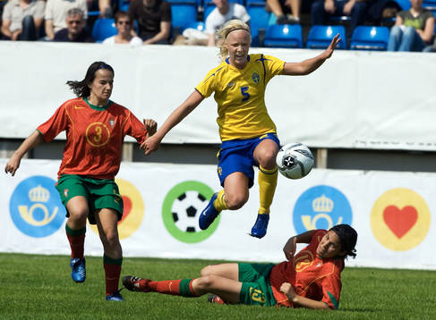 Caroline Seger, Sverige flyger över ett portugiskskt ben
