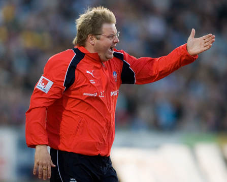 HIF tränare Peter Swärdh jobbade hårt men det hjälpte