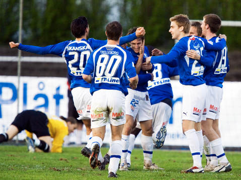 1-1, Jimmie Augustsson, Trelleborg som (i mitten) klappas