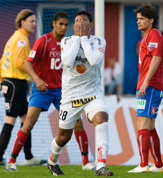 Ari Da Silva Ferreira - missad målchans