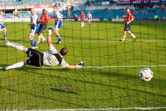 1-0 Pontus Wernbloom förbi Dick Last