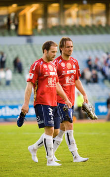 Magnus Källander och Anders Prytz vandrar av Ullevis matta