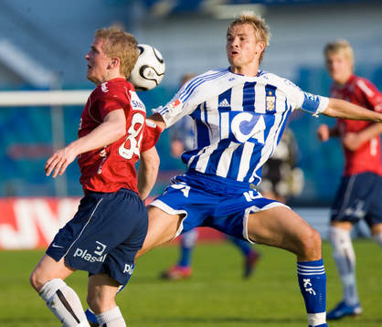 Niclas Alexandersson lurar Erik Johannesson