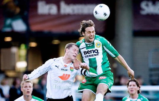 Max von Schlebrügge i nickduell med Fredrik Lundgren, Gais