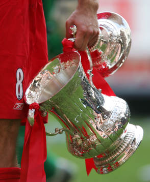 Steven Gerrard, Liverpool med FA Cup Pokalen (Pokal)