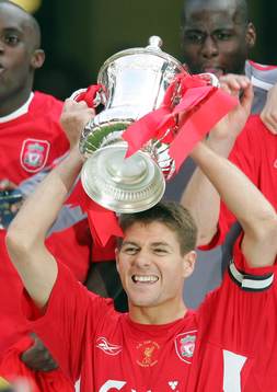 Steven Gerrard, Liverpool med FA Cup Pokalen (Pokal)