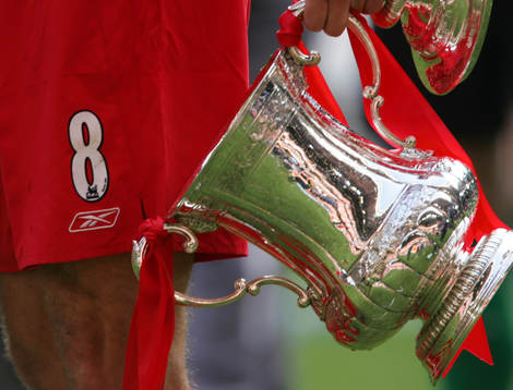 Steven Gerrard, Liverpool med FA Cup Pokalen (Pokal)