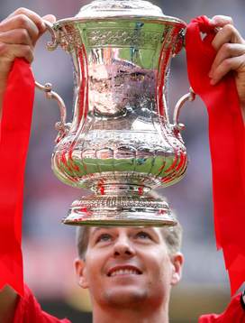 Steven Gerrard, Liverpool med FA Cup Pokalen (Pokal)