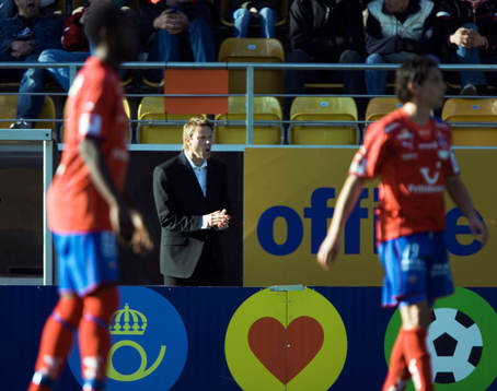 Hans Eklund manar på sina grabbar