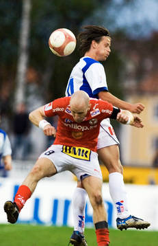 Dusan Djuric, Halmstad trycker till Henrik Rydström, Kalmar