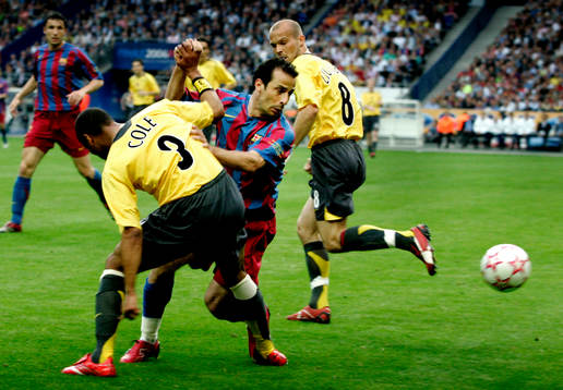 Giuly, Barcelona tar sig förbi Ashley Cole och Fredrik