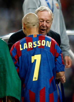 Henrik Larsson, Barcelona, får guld medalj