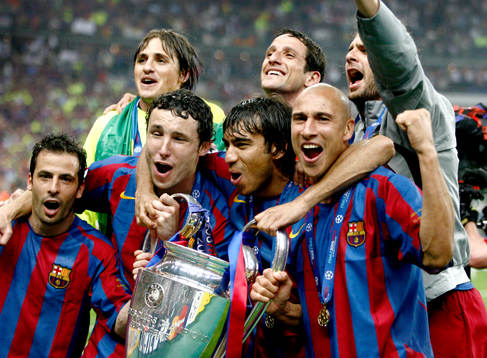 Giuly, Mark Van Bommel, Giovanni Henrik Larsson, jubel med