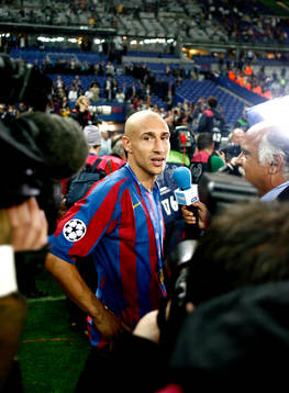 Henrik Larsson, Barcelona, intervjuvas av spansk TV