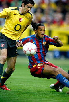 Ronaldinho, Barcelona och Robert Pires, Arsenal