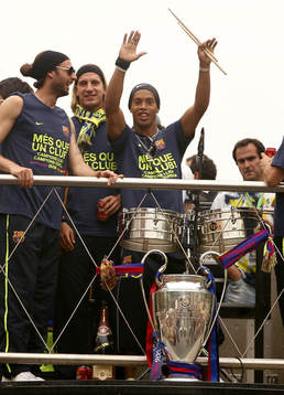 Thiago Motta, Maxi Lopez och Ronaldinho (Jubel, Trumma,