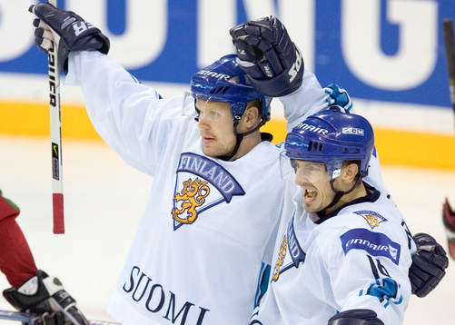 Olli Jokinen och Ville Peltonen, Finland (jubel)