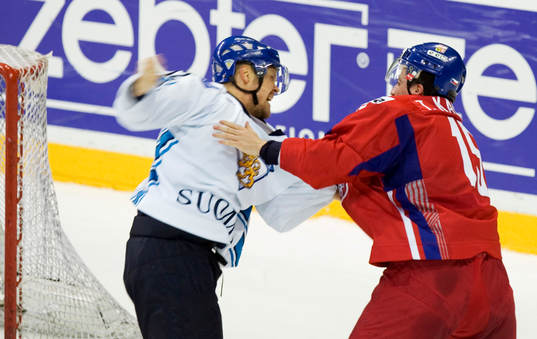 Slagsmål mellan Olli Jokinen och Tomas Kaberle