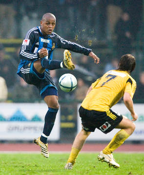 Thiago Quirino da Silva, Djurgården, skjuter. Skott