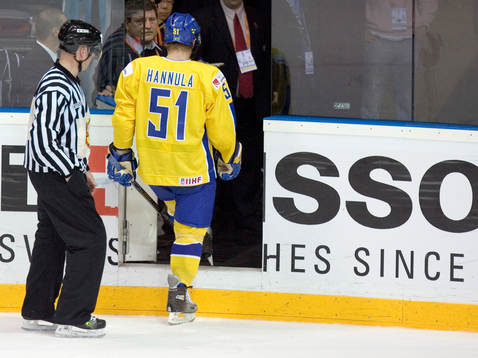 Mika Hannula, utvisad