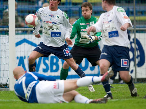 Bläddra bland fler bilder av Fotboll, Superettan, Trelleborg - Umeå
