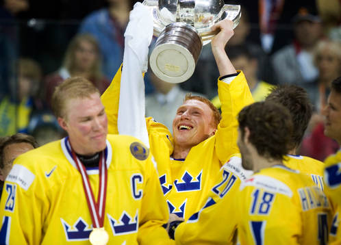 Jörgen Jönsson, jubel med VM-pokalen, Kenny Jönsson i