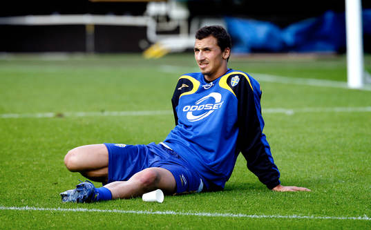 Zlatan Ibrahimovic slappnar av lite