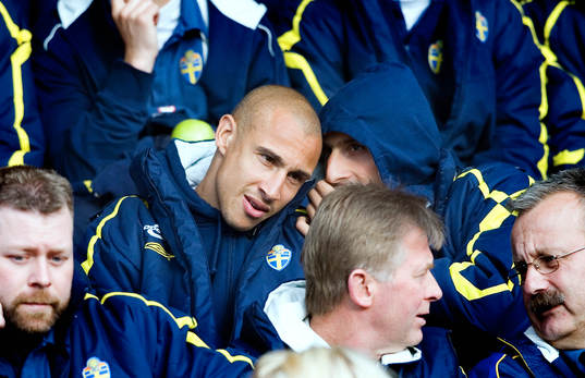 Henrik Larsson och Zlatan Ibrahimovic på läktaren