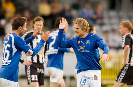 high five av Trelleborgs målskytt Patrick Nilsson och
