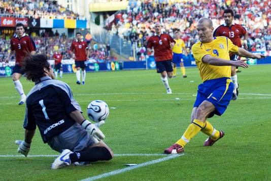 Fredrik Ljungberg var med och direkt var han framme och var