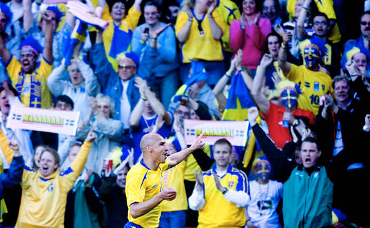 Henrik Larsson jublar