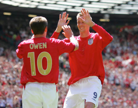 Michael Owen och Peter Crouch, jubel